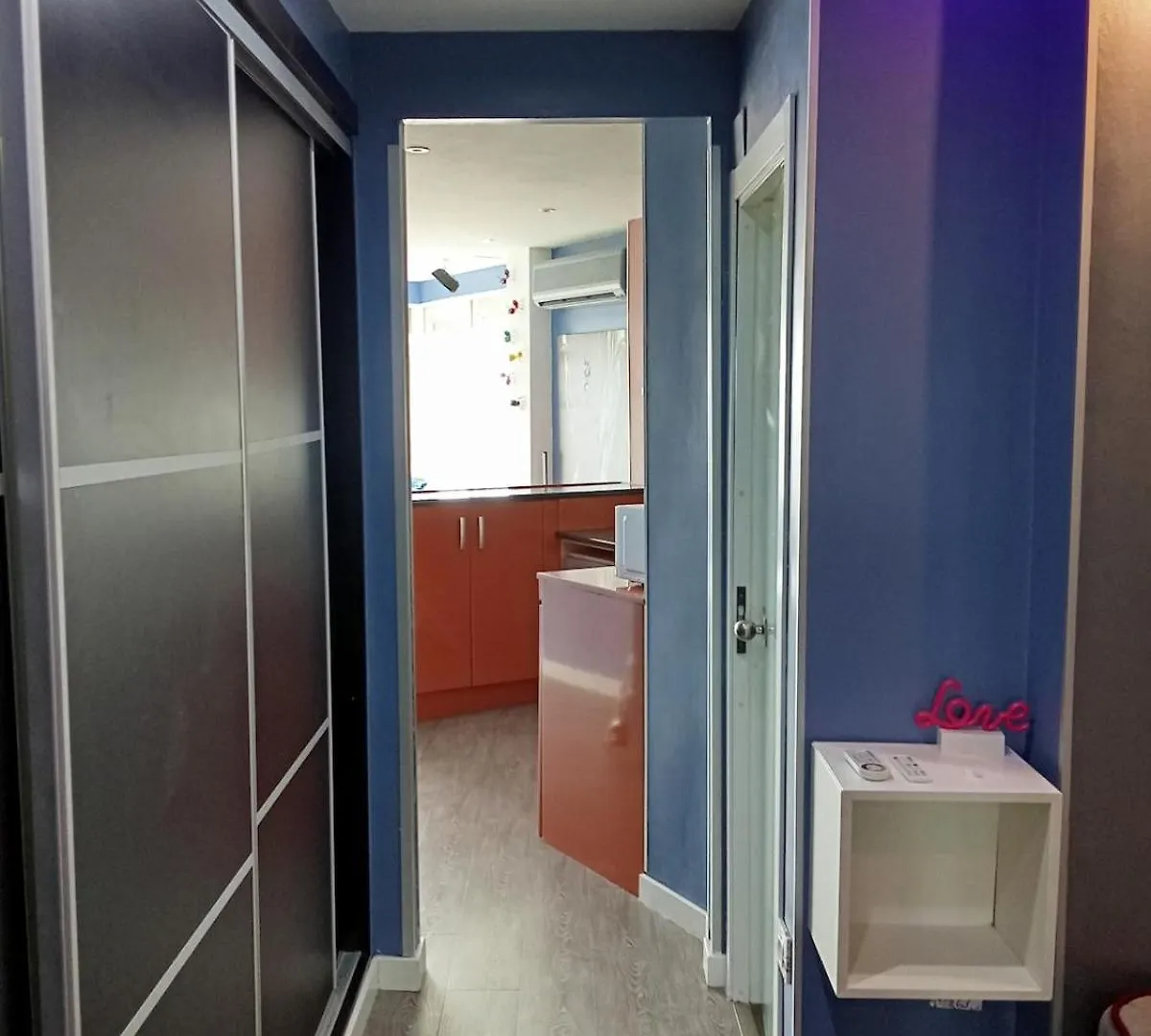 Paradise In Torremolinos Malaga, Recep 24 H, Swimming Pool, Near To The Beach, City Center And Airport, Train, Bus, Taxi Spanje