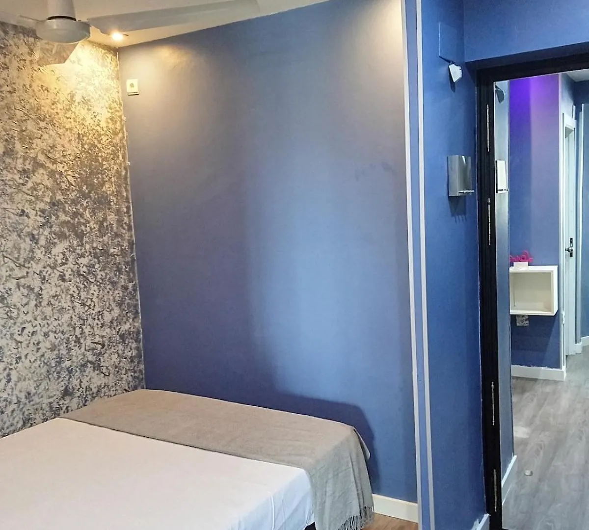 Paradise In Torremolinos Malaga, Recep 24 H, Swimming Pool, Near To The Beach, City Center And Airport, Train, Bus, Taxi 0*,  Spanje